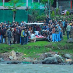 تقسیم کا کرب: دریا کے اس پار میت، اس پار سسکتے بہن بھائی—کیرن کے مقام پر دلدوز مناظر