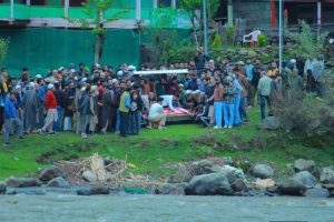 تقسیم کا کرب: دریا کے اس پار میت، اس پار سسکتے بہن بھائی—کیرن کے مقام پر دلدوز مناظر